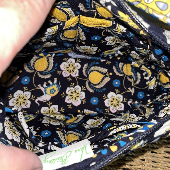 Vera Bradley - Ellie Blue Purse *RETIRED* Excellent Condition - Elephant Pattern - Picture 4 of 9